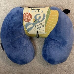 Bucky Fuzzy Wuzzy Millett Hull U-Shaped Snap & Go Travel Neck Pillow